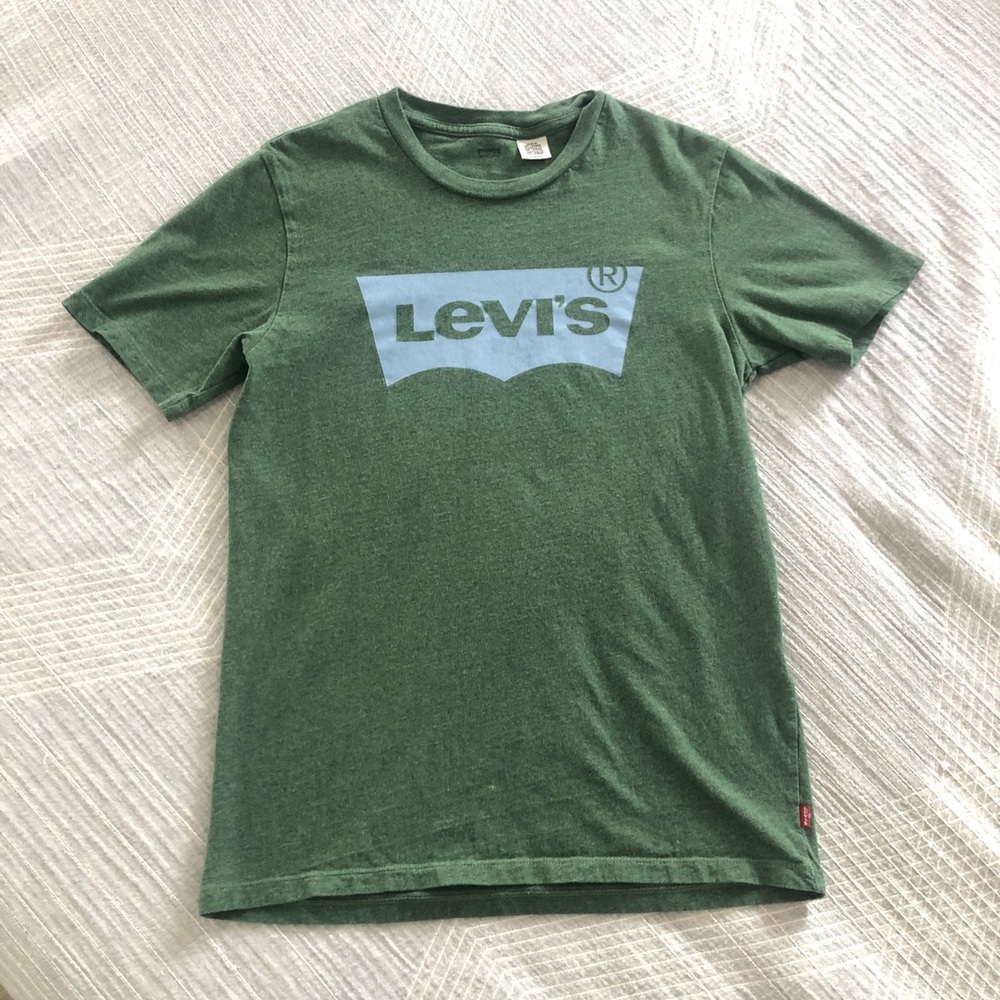 Levi’s T-shirt